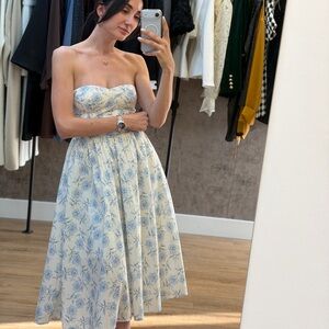 Elegant Blue Floral Strapless Dress